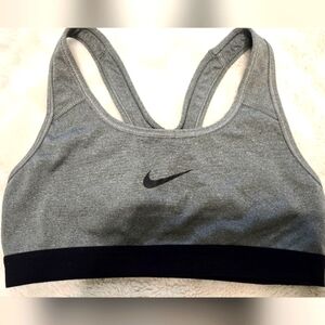Nike Women's Dry Fit Sports Bra Size S